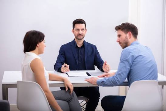 Mediation or Litigation: Which Is the Right Choice for a Complex Property Division in Tampa?