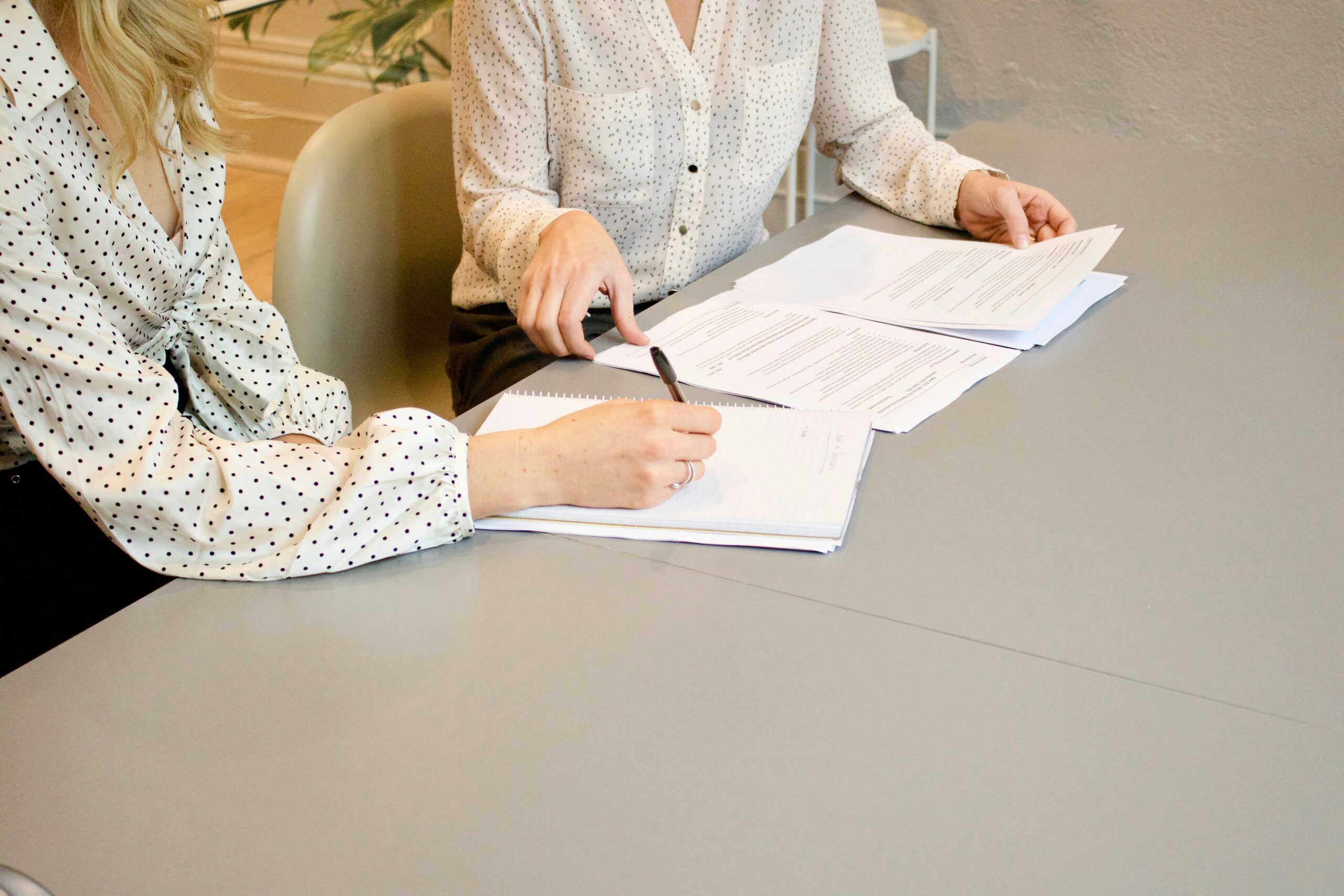 Tampa Divorce Lawyer: Who Pays Attorney’s Fees in Florida?
