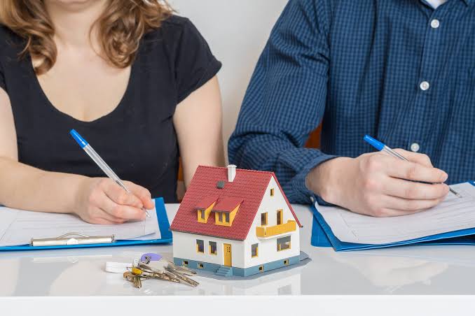 Tampa Divorce Lawyer Explains What Happens When You Divorce Abroad but Own Property in Florida